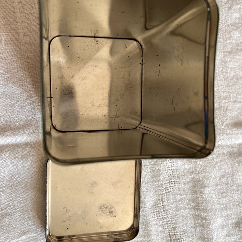 Vintage collectibles tins - Picture 11 of 16